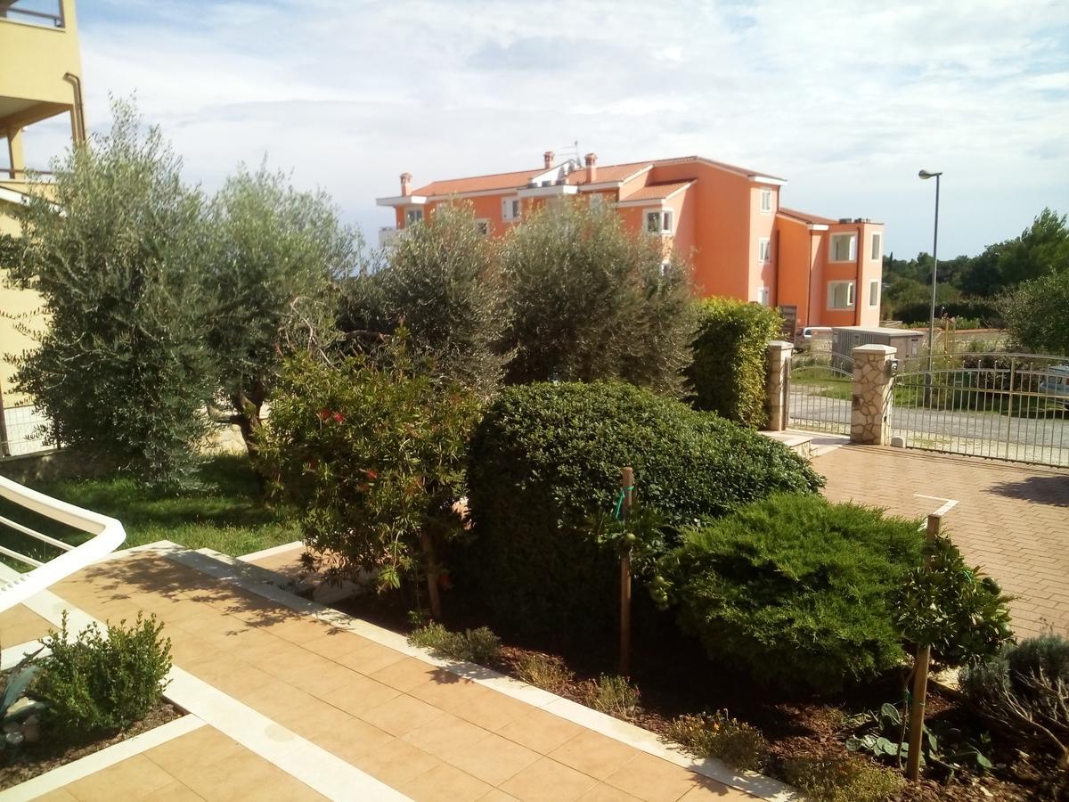 Apartments Villa Fernetich Premantura Exteriér fotografie